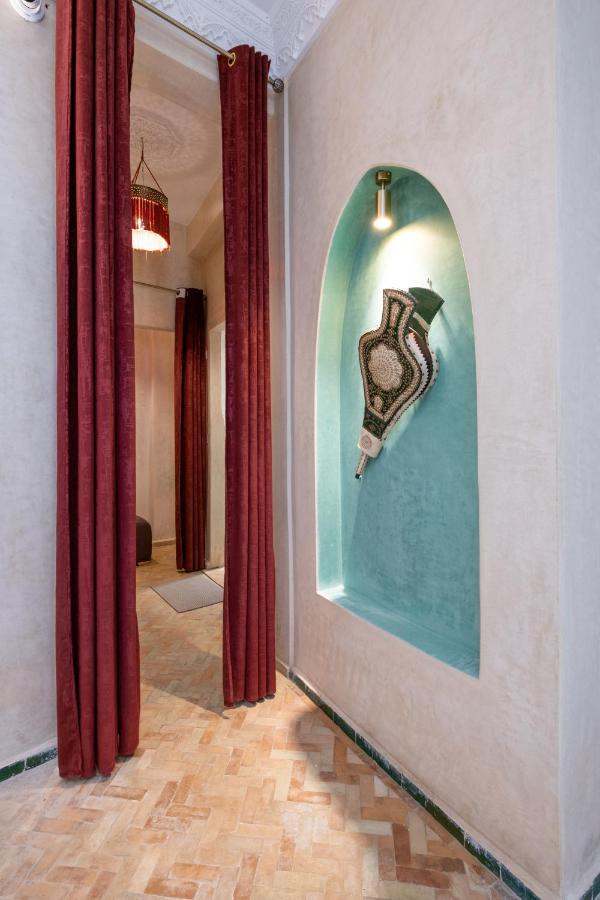 Riad Sultana *
